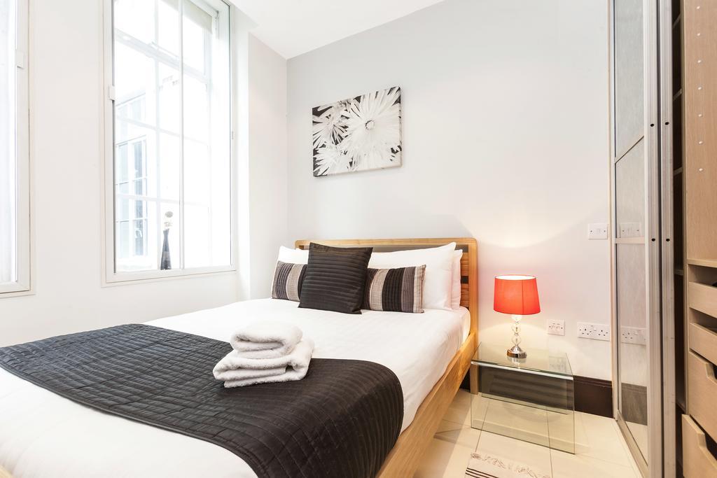 Club Living - Barbican Apartments Лондон Экстерьер фото