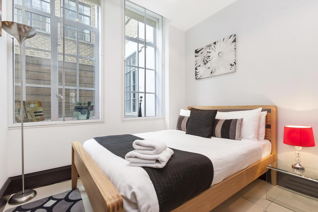 Club Living - Barbican Apartments Лондон Экстерьер фото