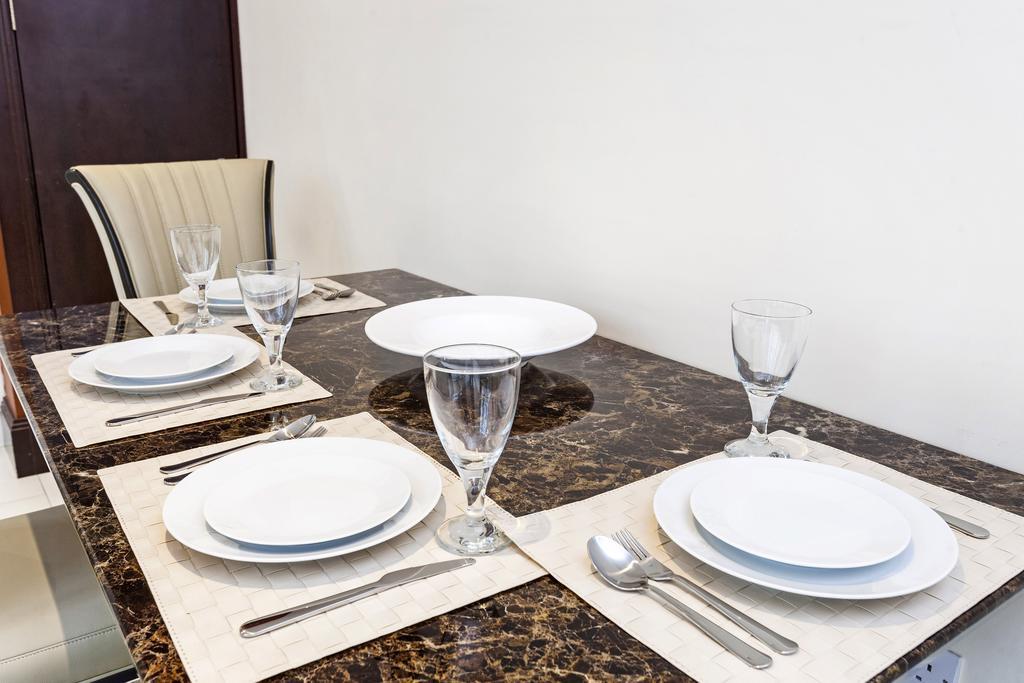 Club Living - Barbican Apartments Лондон Экстерьер фото
