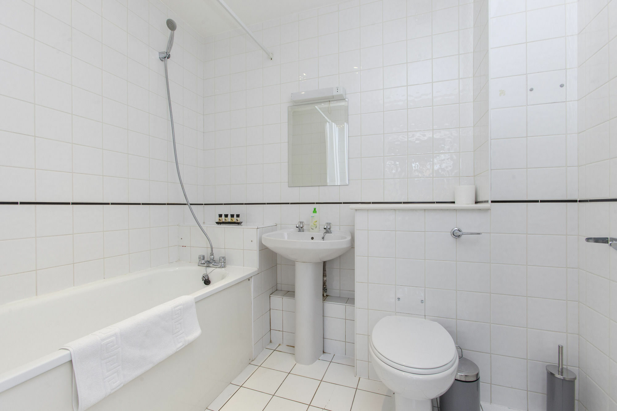 Club Living - Barbican Apartments Лондон Экстерьер фото